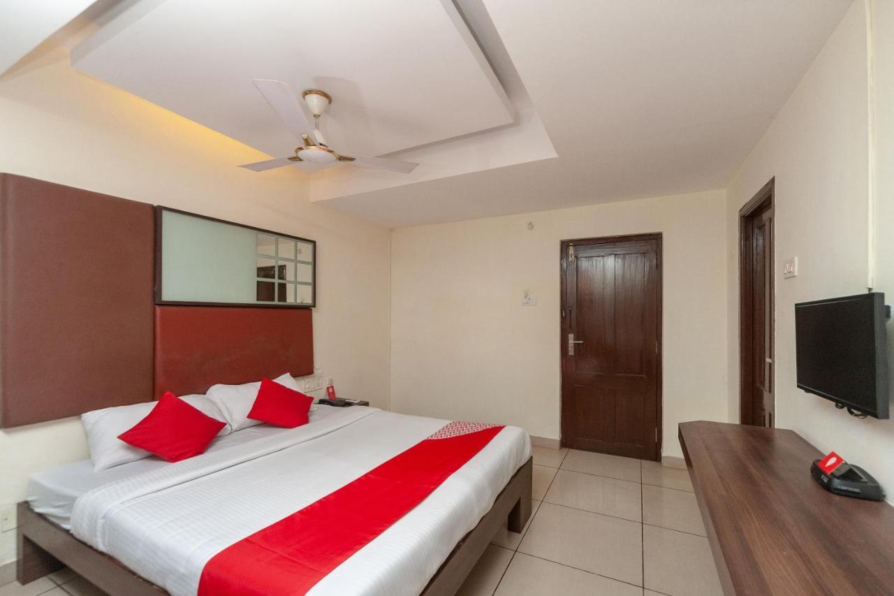 Oyo Flagship 15018 Golden Manor Chennai Central Exterior photo